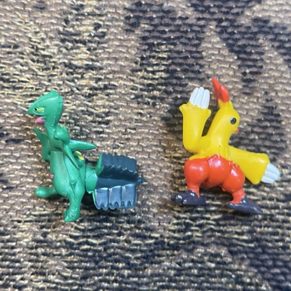 Vtg 2005 RL/W Pokemon Sceptile And Combusken 1" Mini Figures Lot Of 2